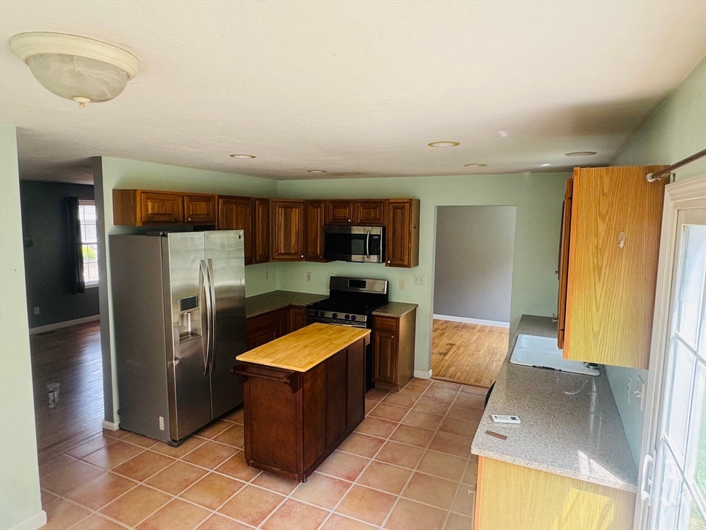 3841 N Main St, Fall River, MA, 3841 N Main St, Fall River, MA Photo #6