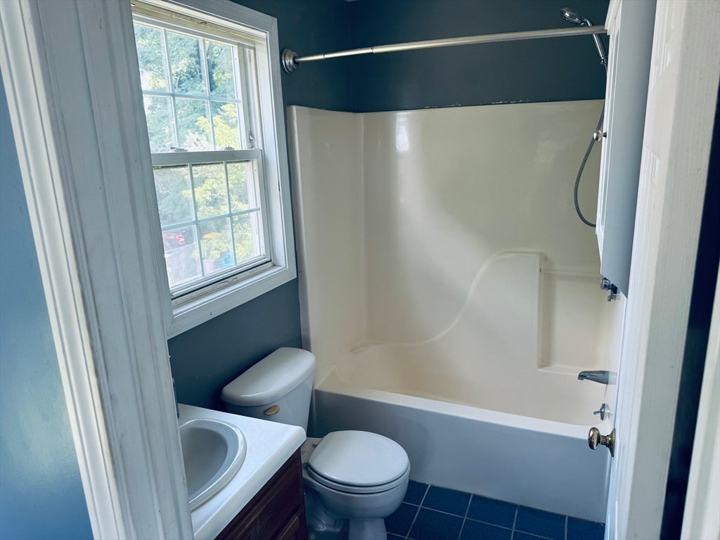 3841 N Main St, Fall River, MA, 3841 N Main St, Fall River, MA Photo #16