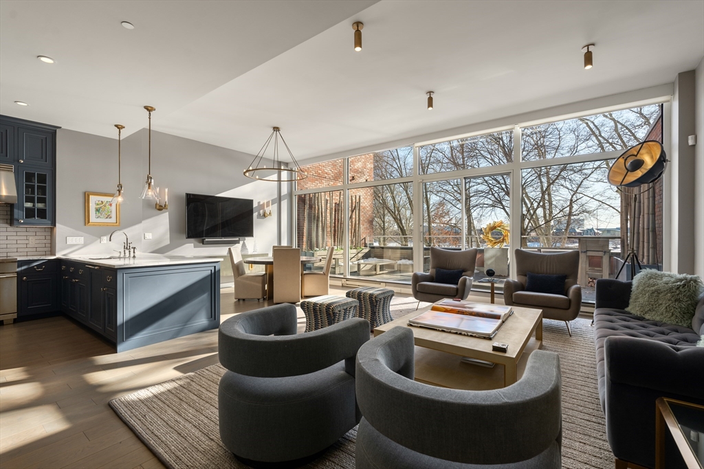 975 Memorial Drive 211