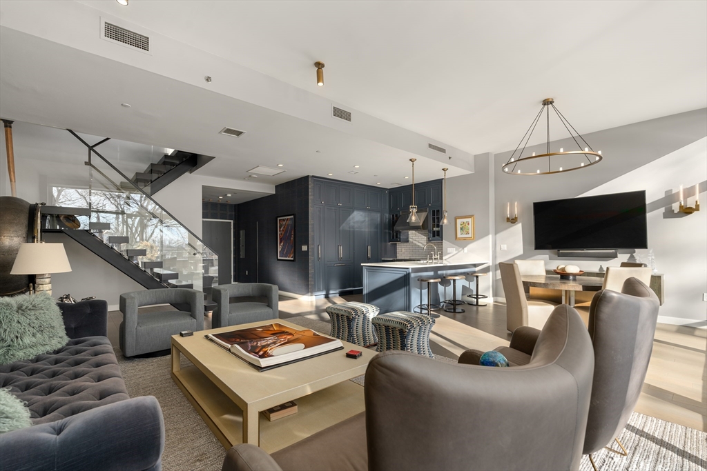 975 Memorial Drive 211