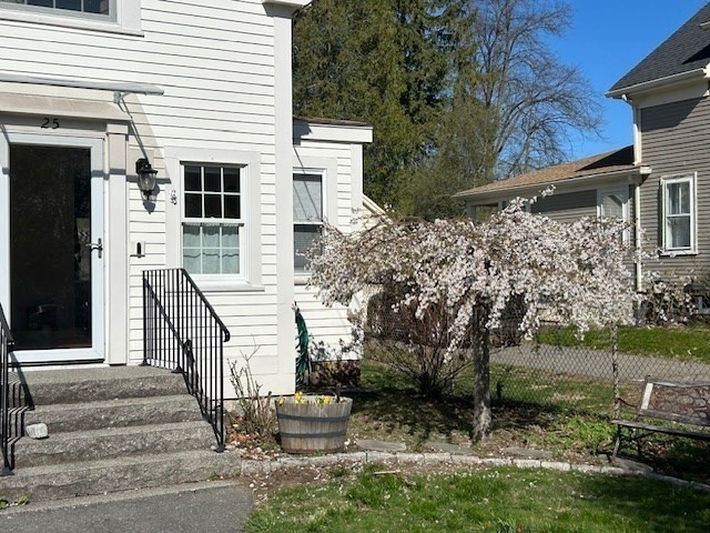 25 Ash St