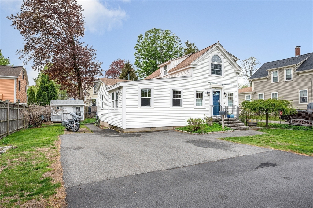 25 Ash St
