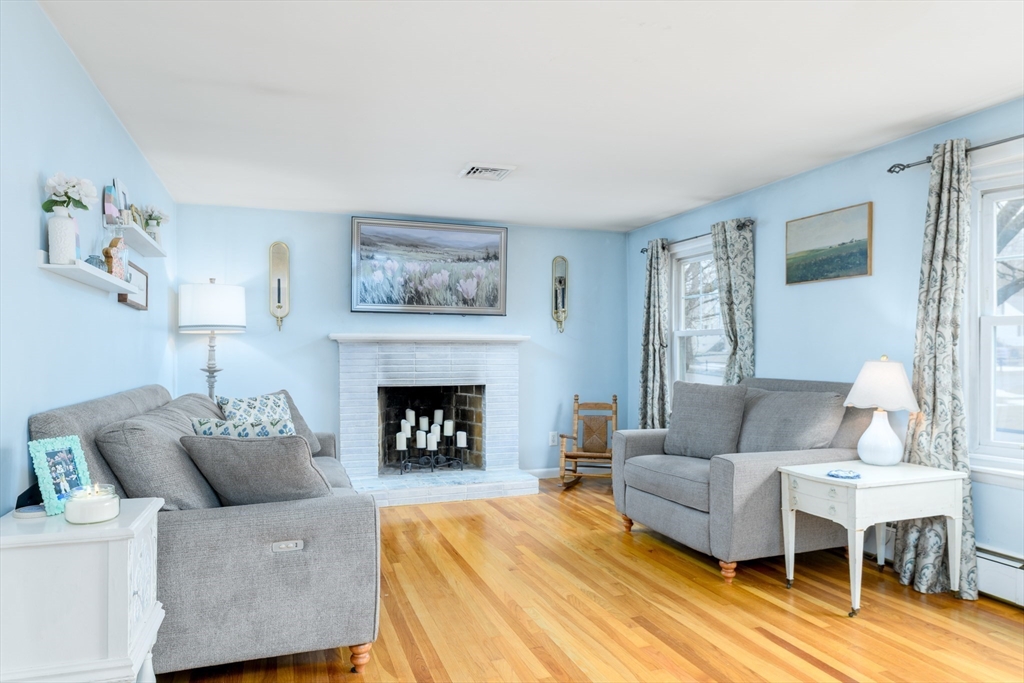 Picture for the property 73488211, 3 beds, 2 baths
