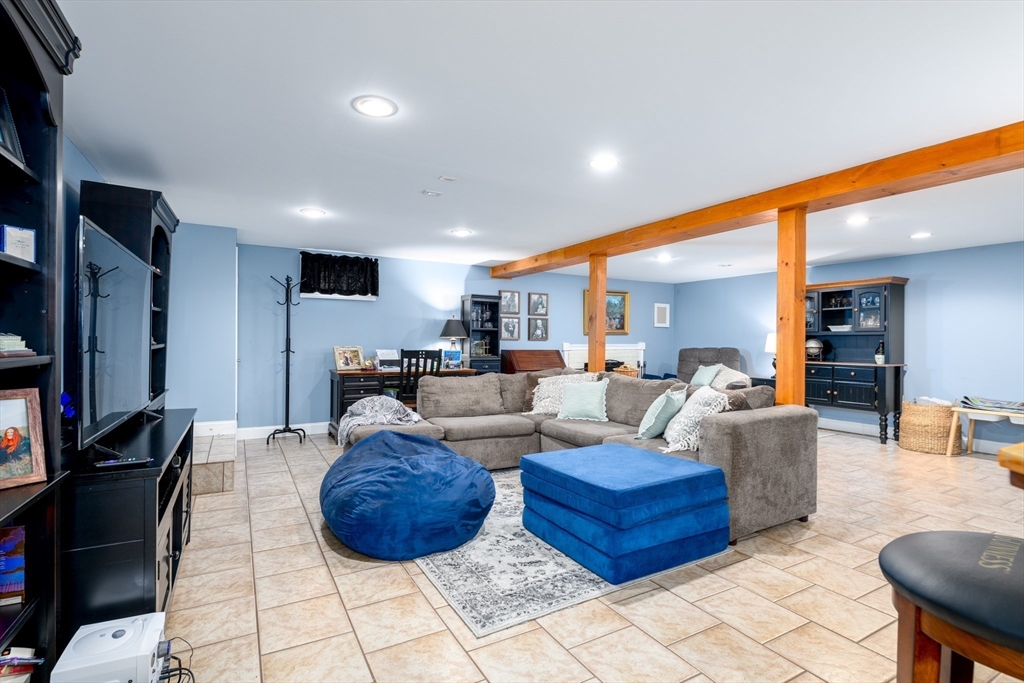 Picture for the property 73488211, 3 beds, 2 baths