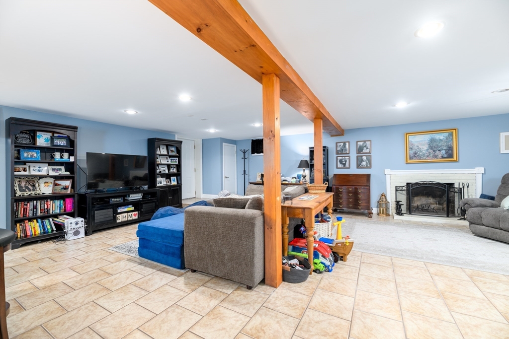 Picture for the property 73488211, 3 beds, 2 baths