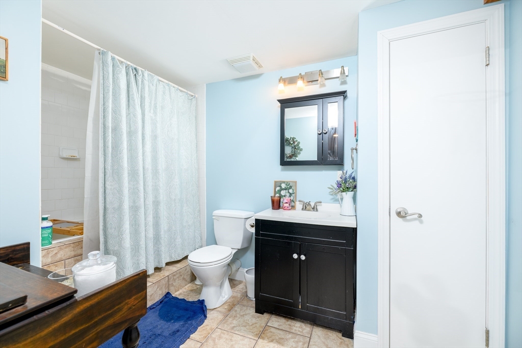 Picture for the property 73488211, 3 beds, 2 baths