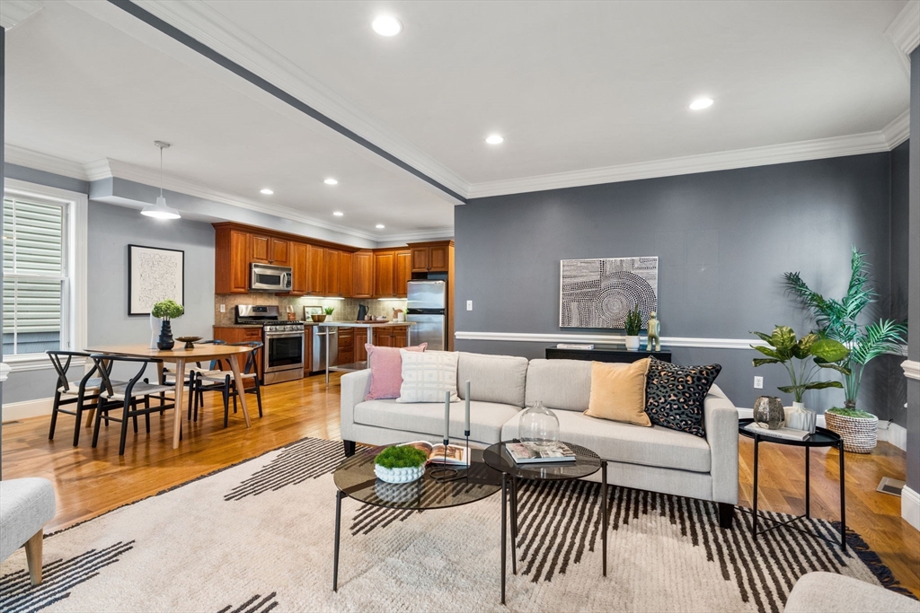 215 L Street 1