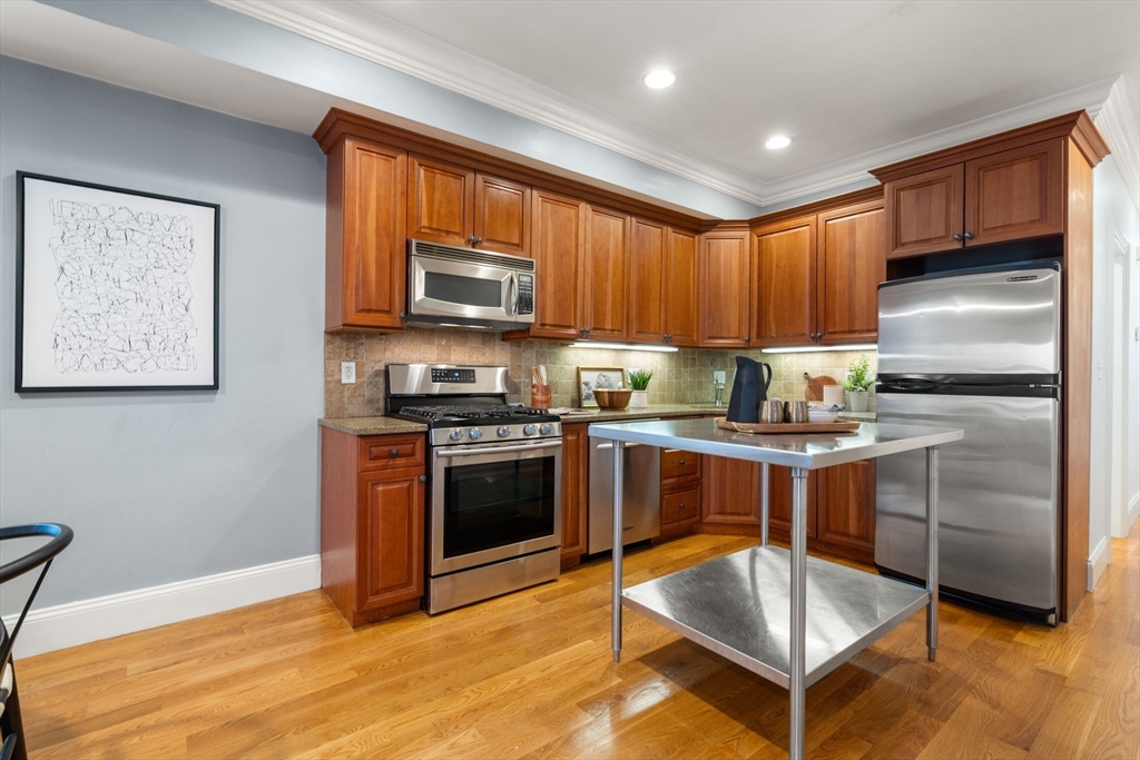 215 L Street 1