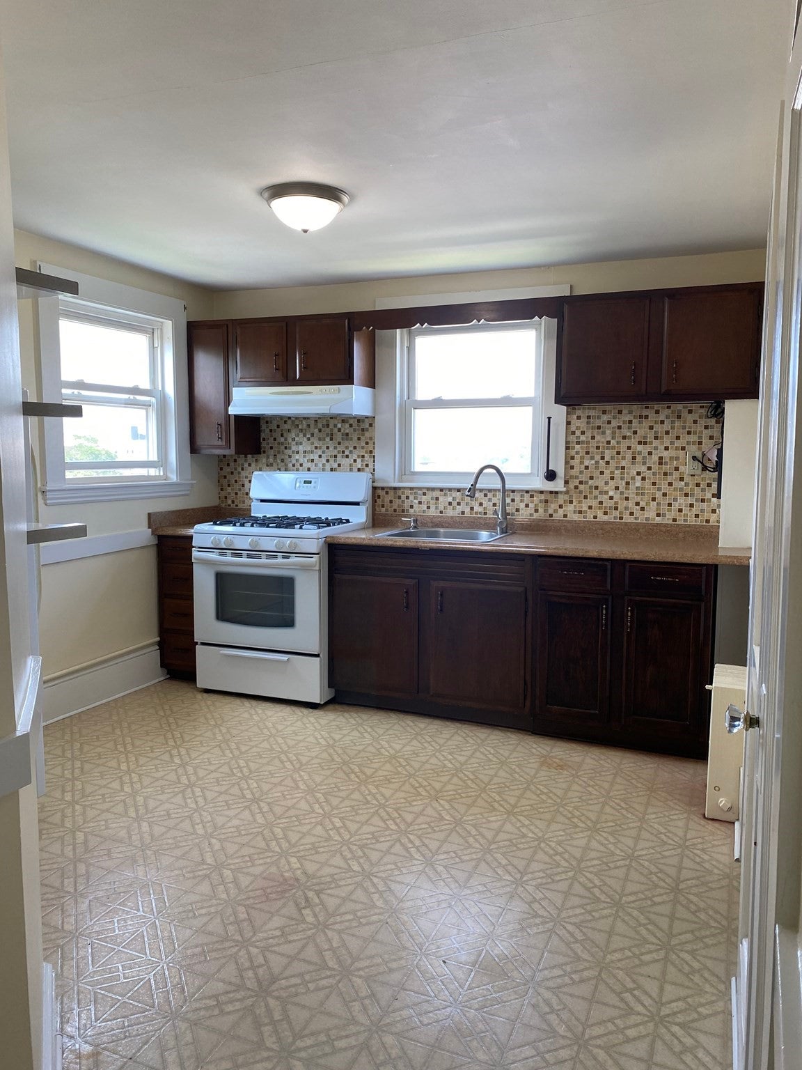 42 Railroad Avenue #6, Beverly, MA, 42 Railroad Avenue #6, Beverly, MA Photo #10