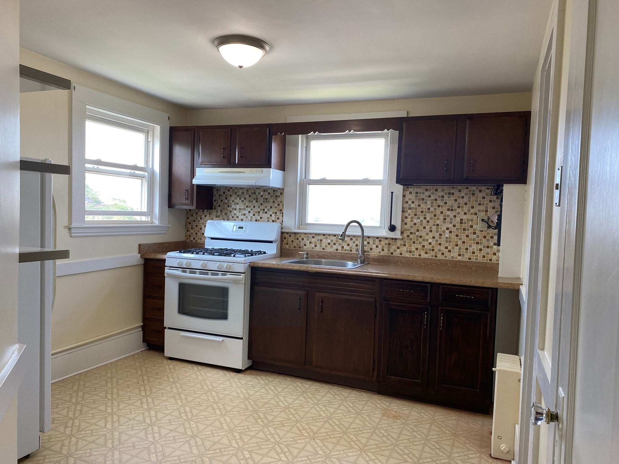 42 Railroad Avenue #6, Beverly, MA, 42 Railroad Avenue #6, Beverly, MA Photo #9