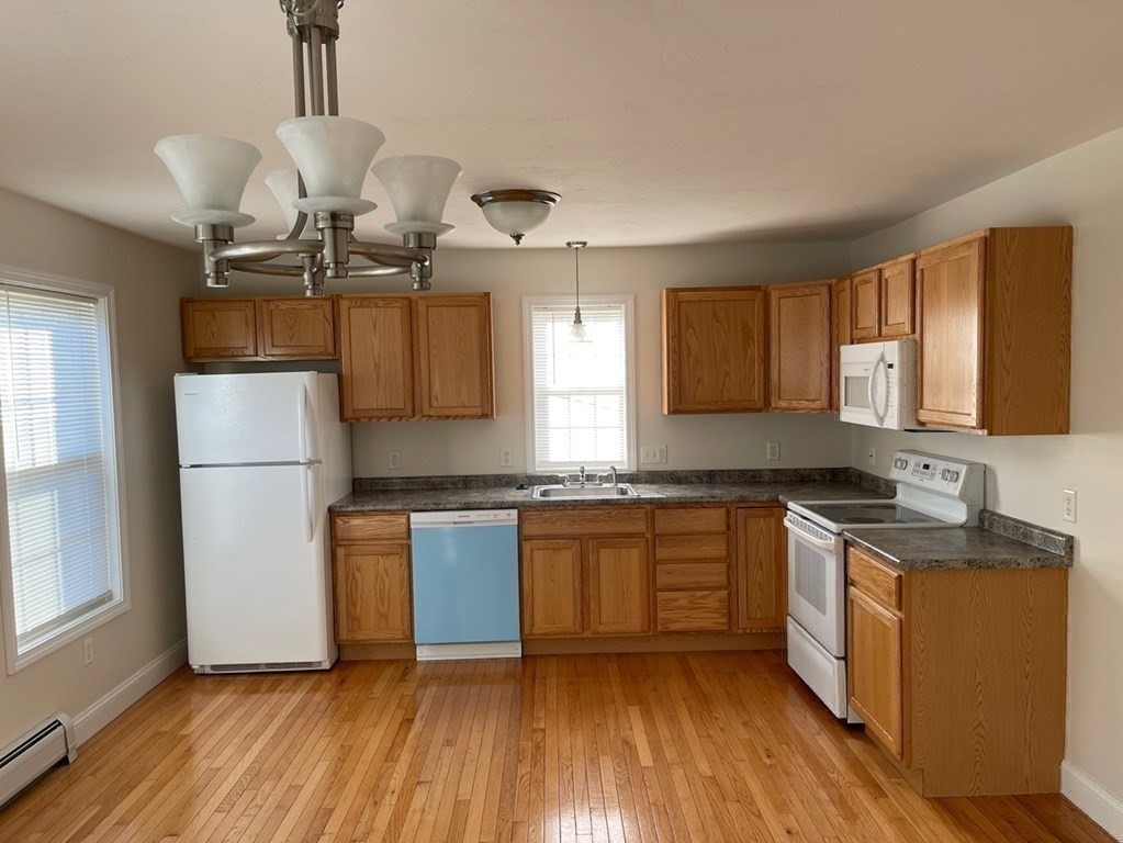 16 Corning Ave 16