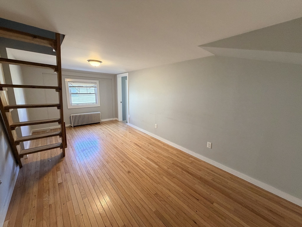 146 Village St 3