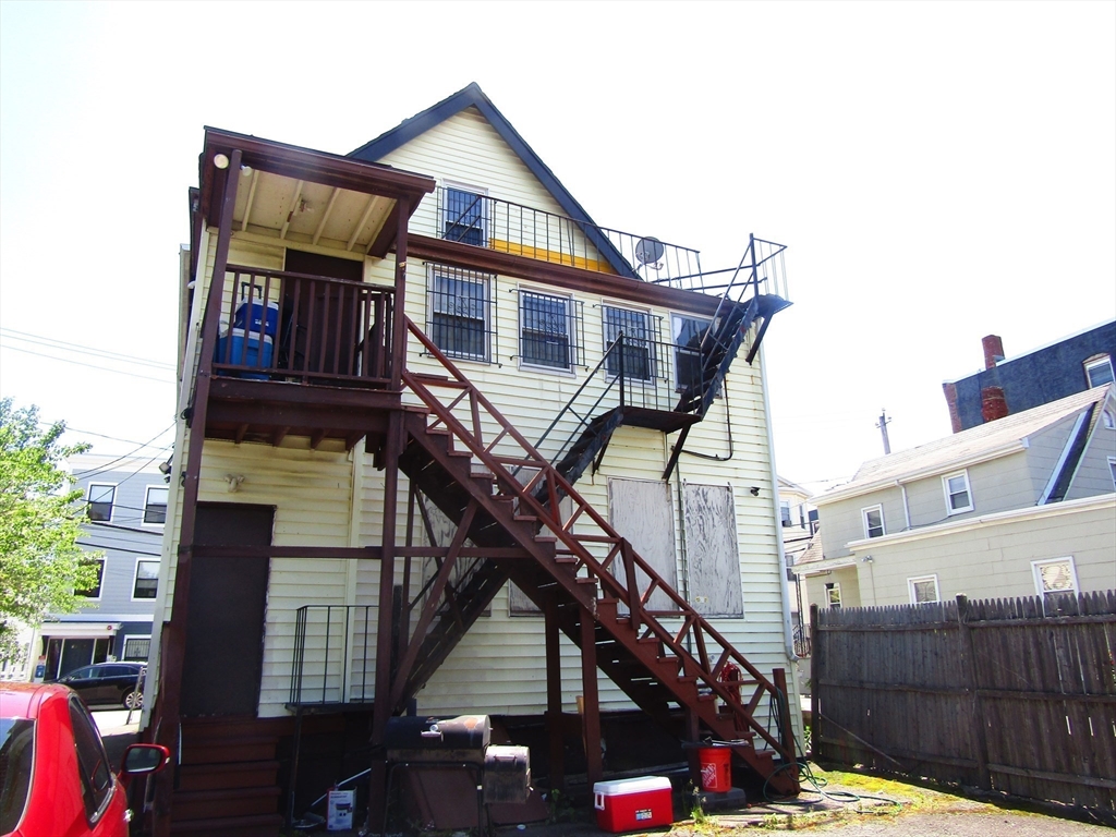 66 Burrell St