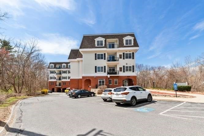 350 Greene St 306