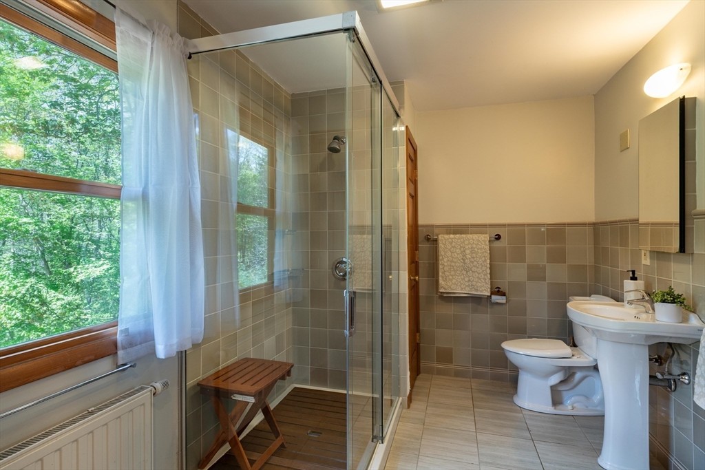 11 Gulf Road, Pelham, MA Photo #12