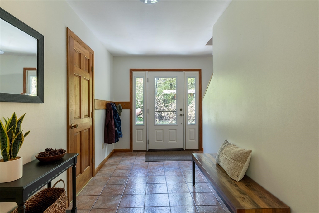 11 Gulf Road, Pelham, MA Photo #9