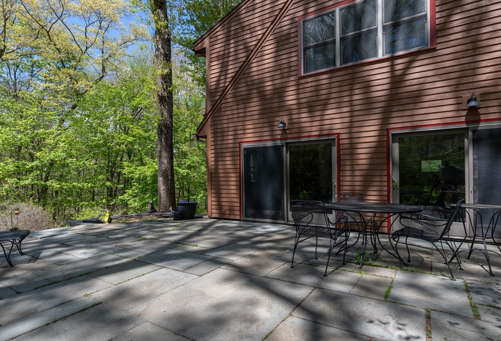 11 Gulf Road, Pelham, MA Photo #15