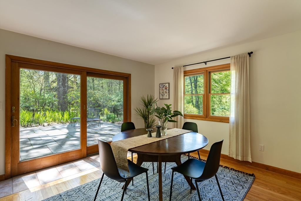 11 Gulf Road, Pelham, MA Photo #5