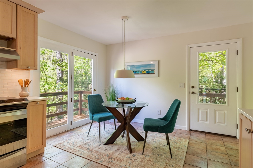 11 Gulf Road, Pelham, MA Photo #7