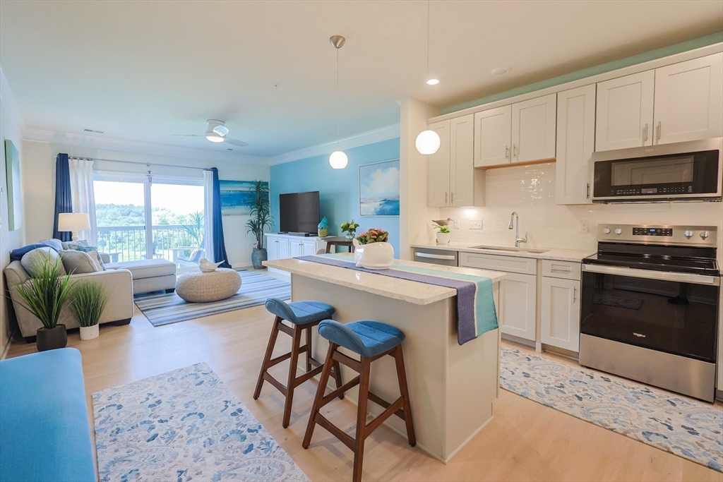 3 Peters Farm Way 211