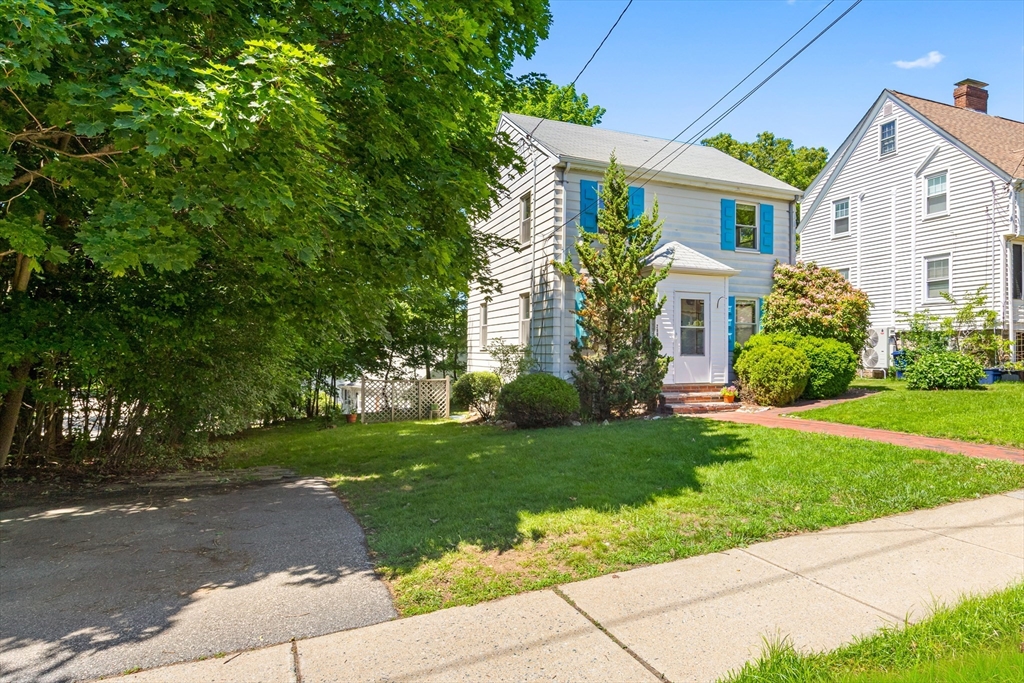299 Appleton St