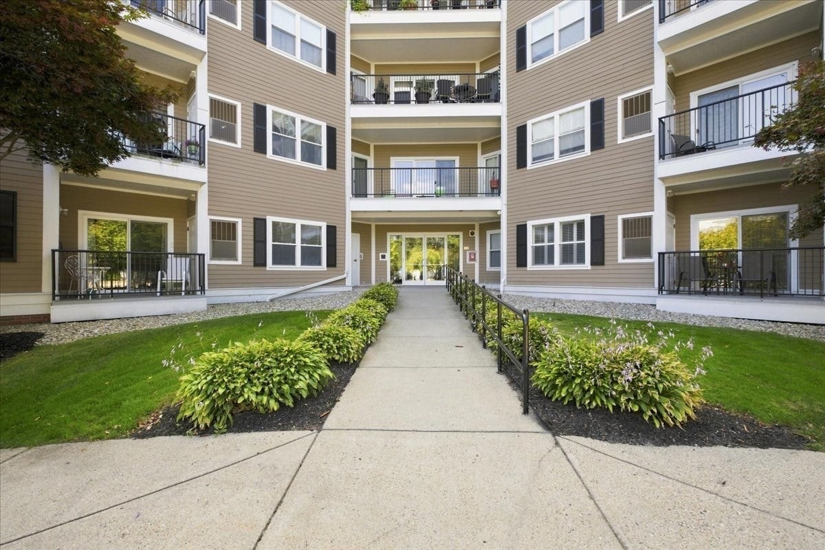 989 East St #303, Dedham, MA Photo #5