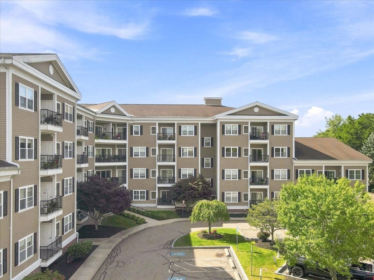 989 East St #303, Dedham, MA Photo #1