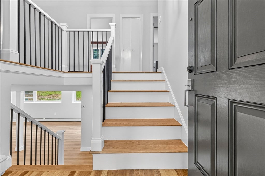 48 Oxford Rd, Westwood, MA, 48 Oxford Rd, Westwood, MA Photo #4