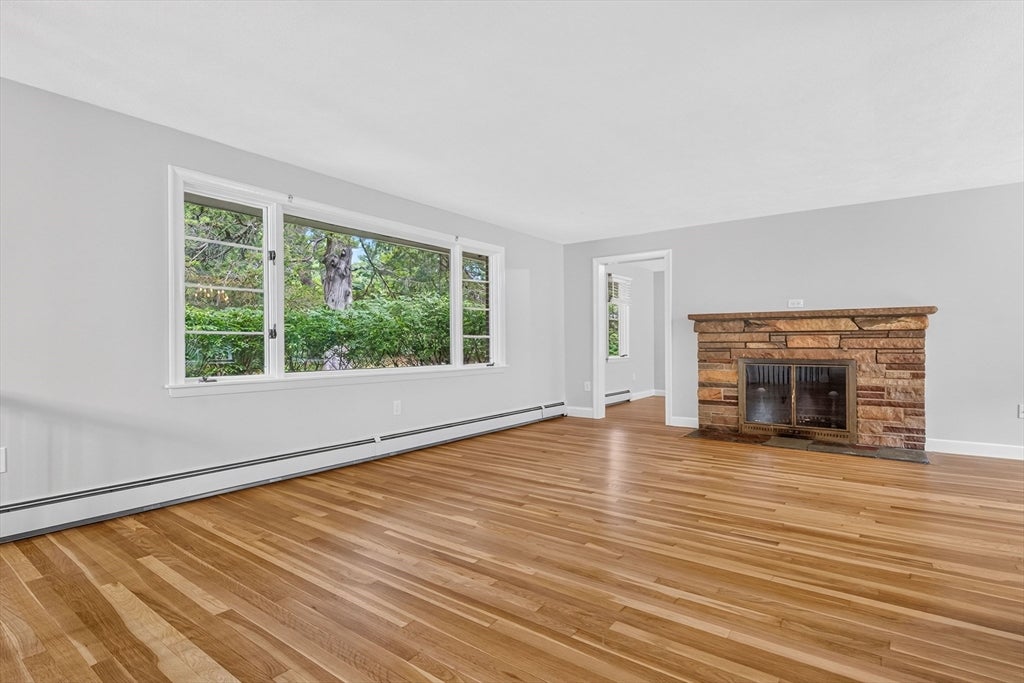 48 Oxford Rd, Westwood, MA, 48 Oxford Rd, Westwood, MA Photo #5