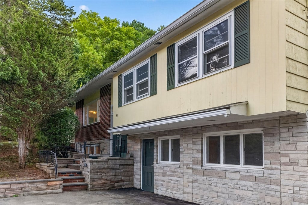 48 Oxford Rd, Westwood, MA, 48 Oxford Rd, Westwood, MA Photo #2