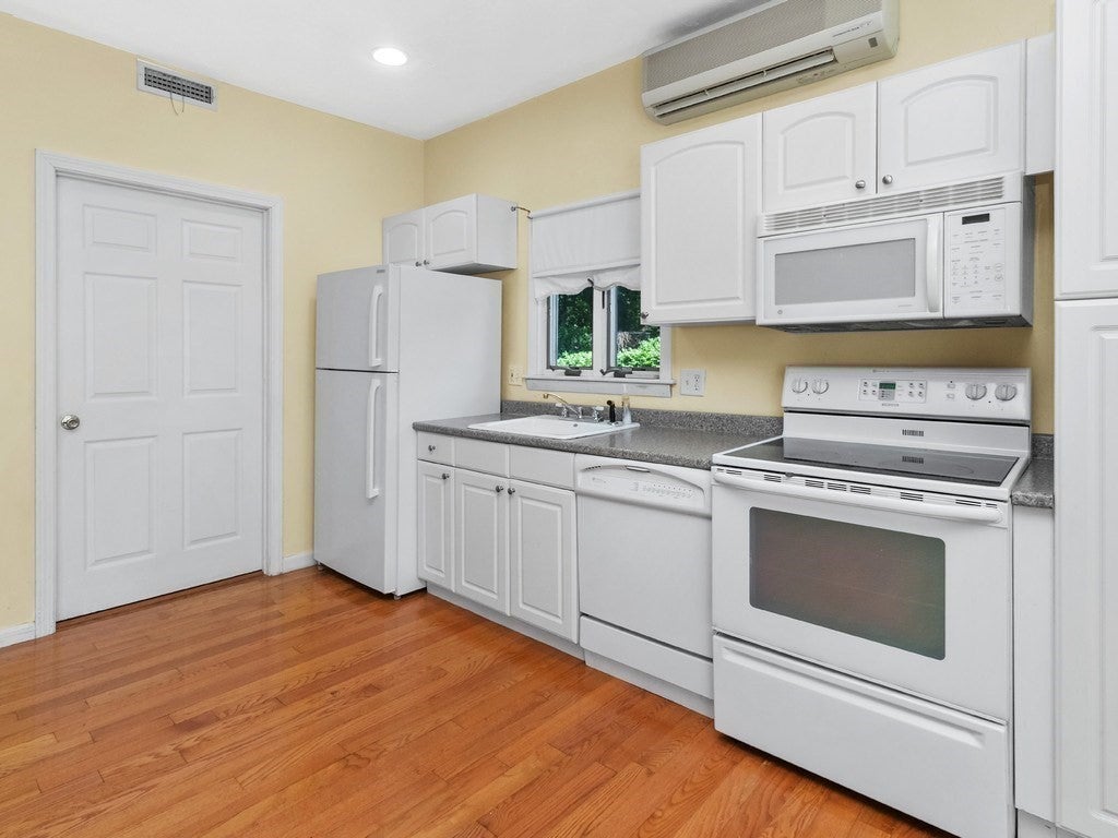 137 Harrington Road, Waltham, MA, 137 Harrington Road, Waltham, MA Photo #23