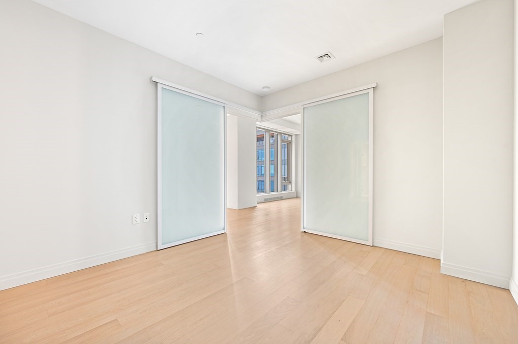 133 Seaport Blvd 2107