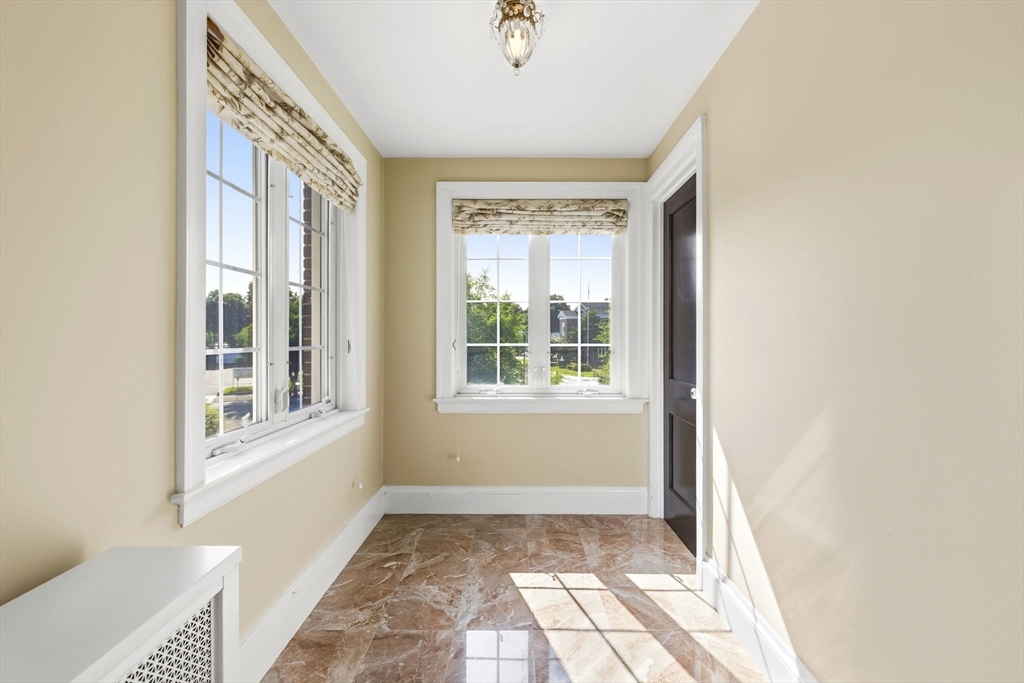298 Main Street 31