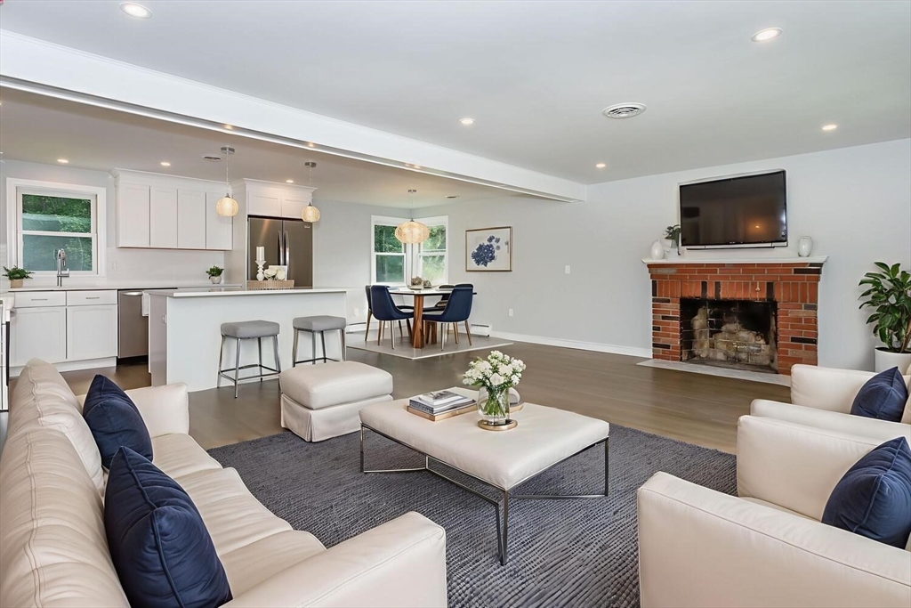 8 Irving Drive