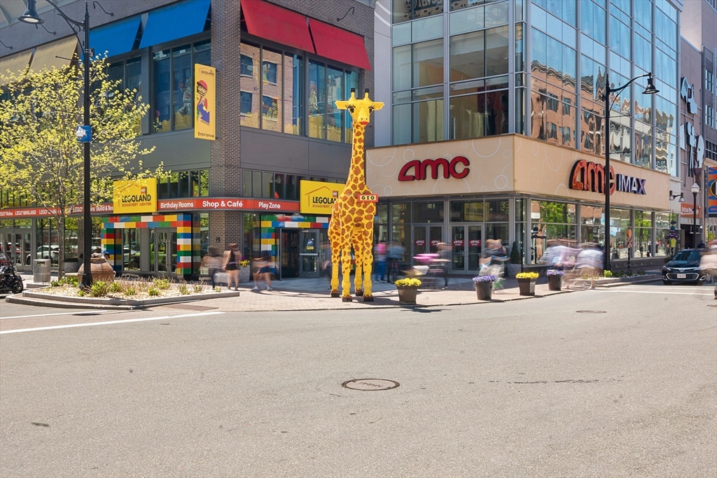 Somerville, Massachusetts 02145, United States, 2 Bedrooms Bedrooms, ,1 BathroomBathrooms,Residential,Active,245121