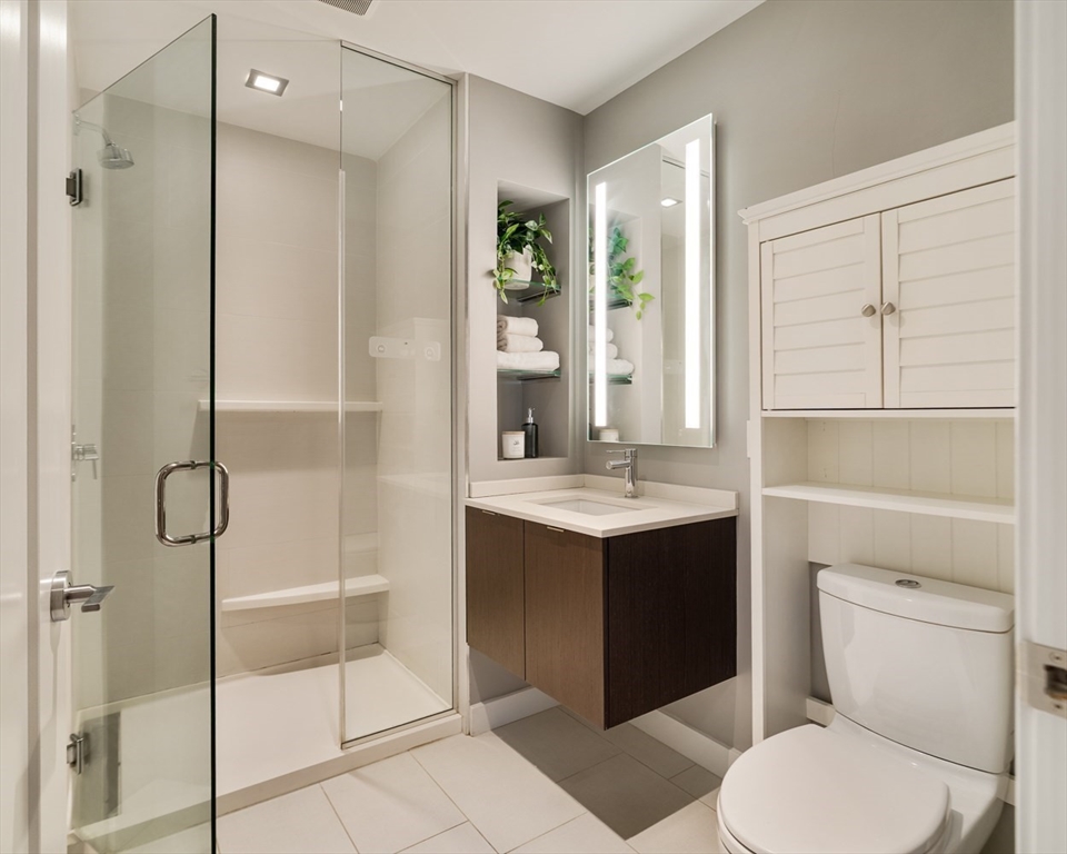 Somerville, Massachusetts 02145, United States, 2 Bedrooms Bedrooms, ,1 BathroomBathrooms,Residential,Active,245121