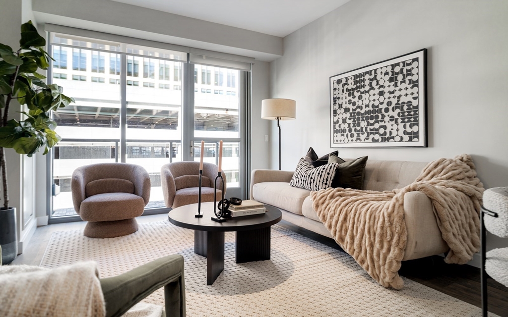 Somerville, Massachusetts 02145, United States, 2 Bedrooms Bedrooms, ,1 BathroomBathrooms,Residential,Active,245121