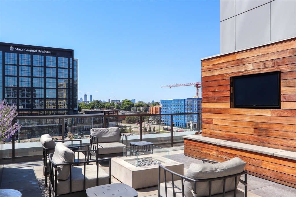 Somerville, Massachusetts 02145, United States, 2 Bedrooms Bedrooms, ,1 BathroomBathrooms,Residential,Active,245121