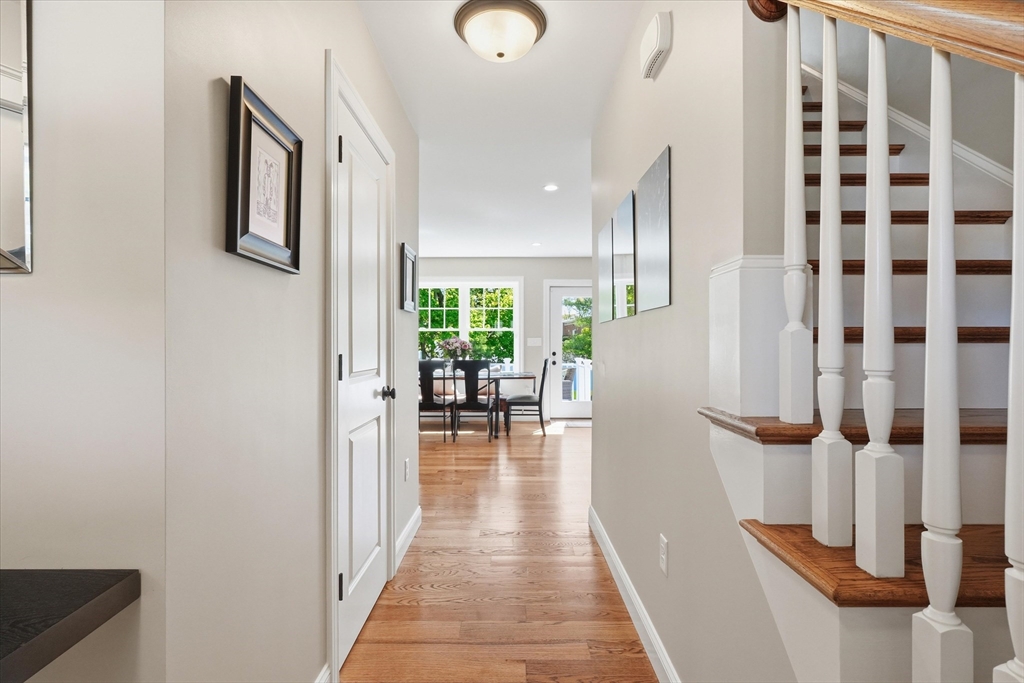 8 Edgewood Rd