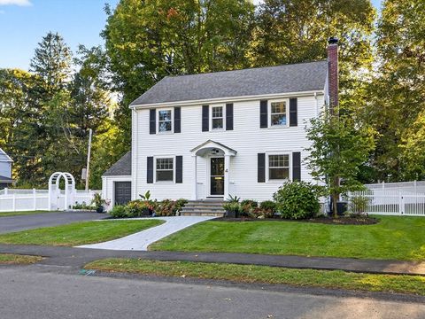 4 Southwick Cir Wellesley MA 02481