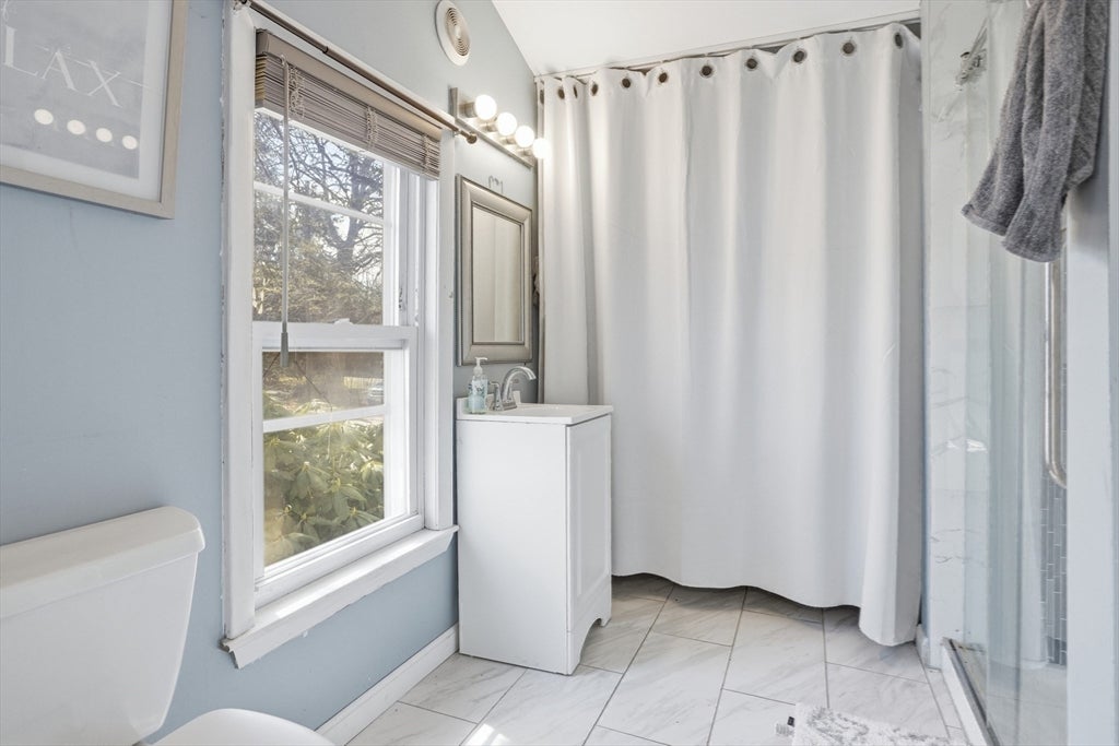 107 Pond St, Rockland, MA Photo #18