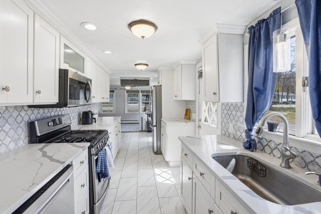 107 Pond St, Rockland, MA Photo #12