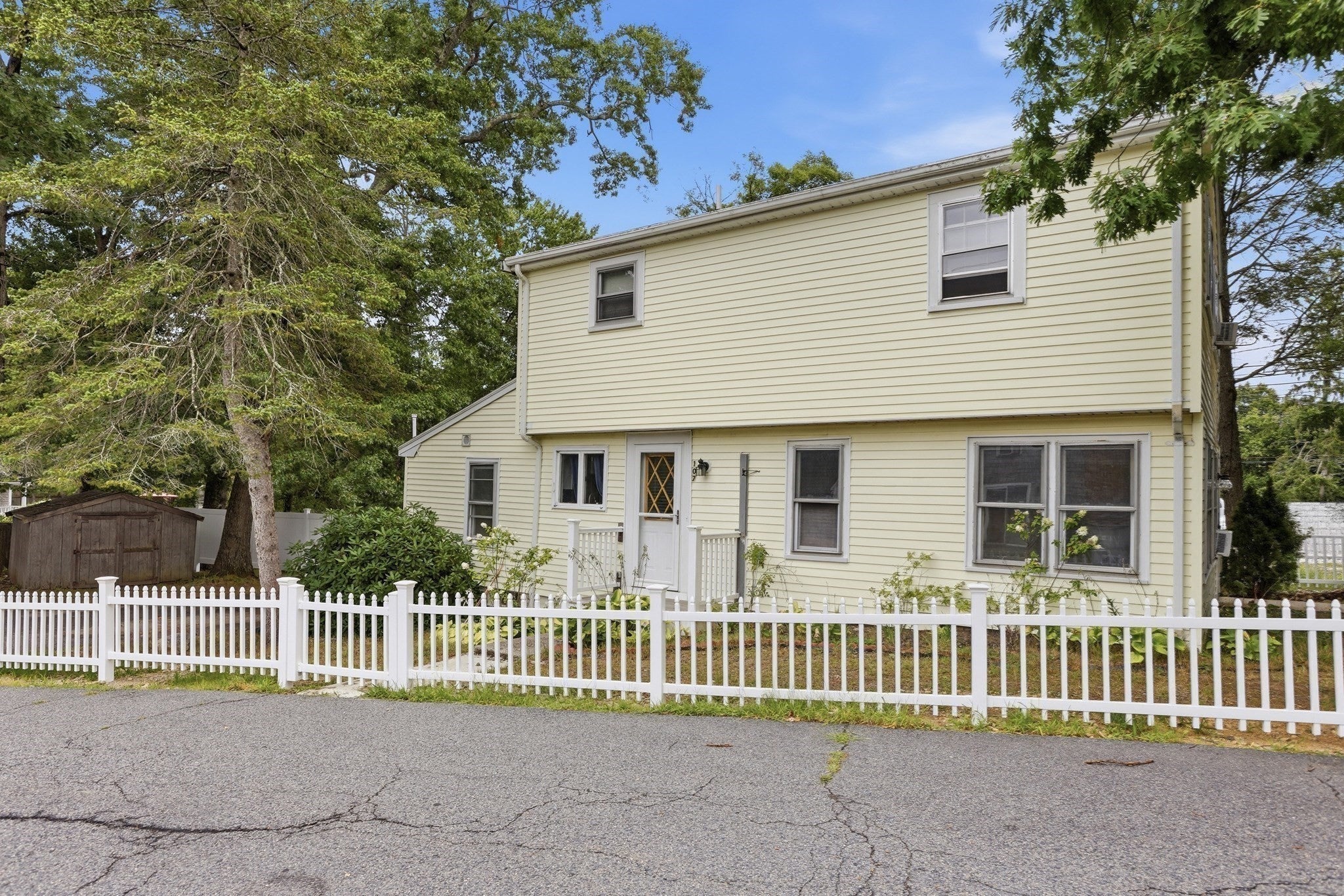 107 Pond St, Rockland MA 02370