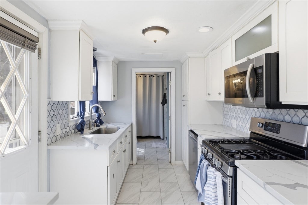 107 Pond St, Rockland, MA Photo #16