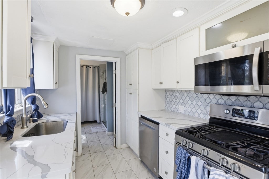 107 Pond St, Rockland, MA Photo #15