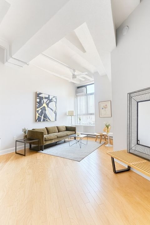 12 Stoneholm St 423 Boston MA 02115