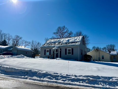 Photo of 112 W Canton Cir, Springfield, MA 01104 (MLS # 73475672)