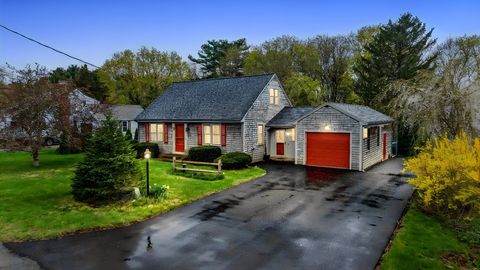 Photo of 4 Hiltz Ave, Lakeville, MA 02347 (MLS # 73505022)