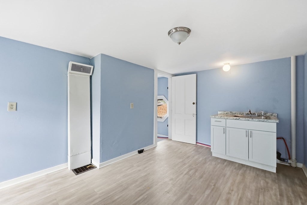 5 Noble Ave, Westfield, MA Photo #34