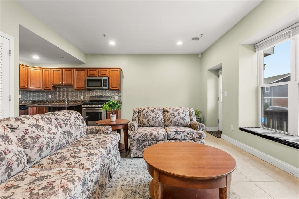 910 Saratoga Street 5